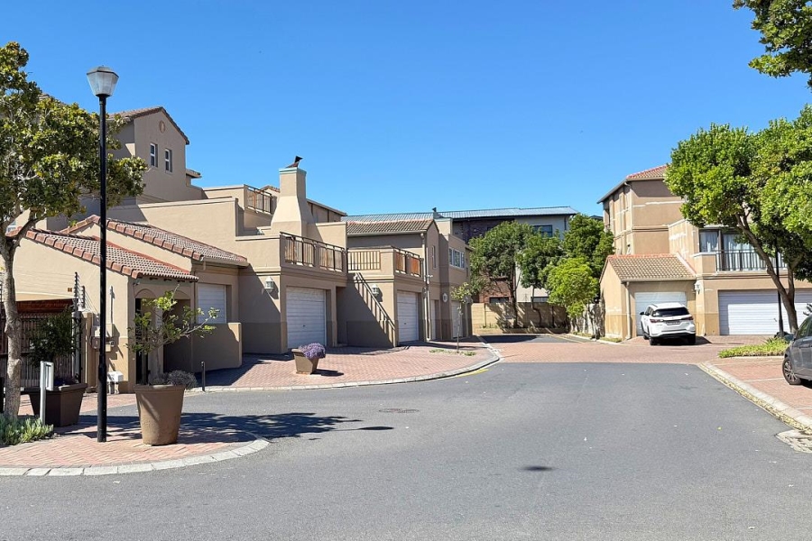 2 Bedroom Property for Sale in Royal Ascot Western Cape